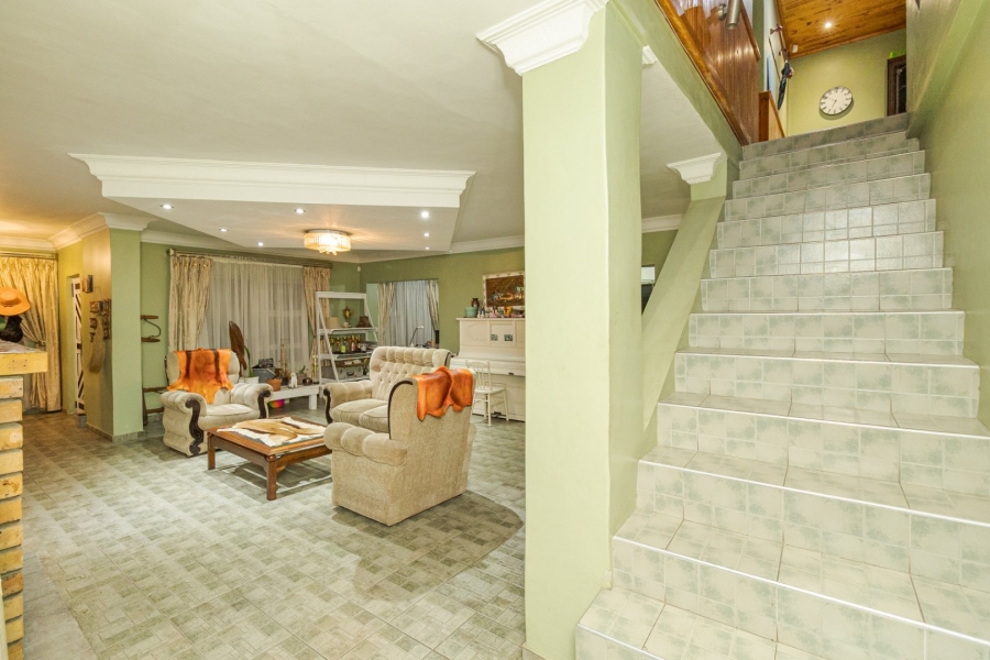 4 Bedroom Property for Sale in Devon Park Western Cape